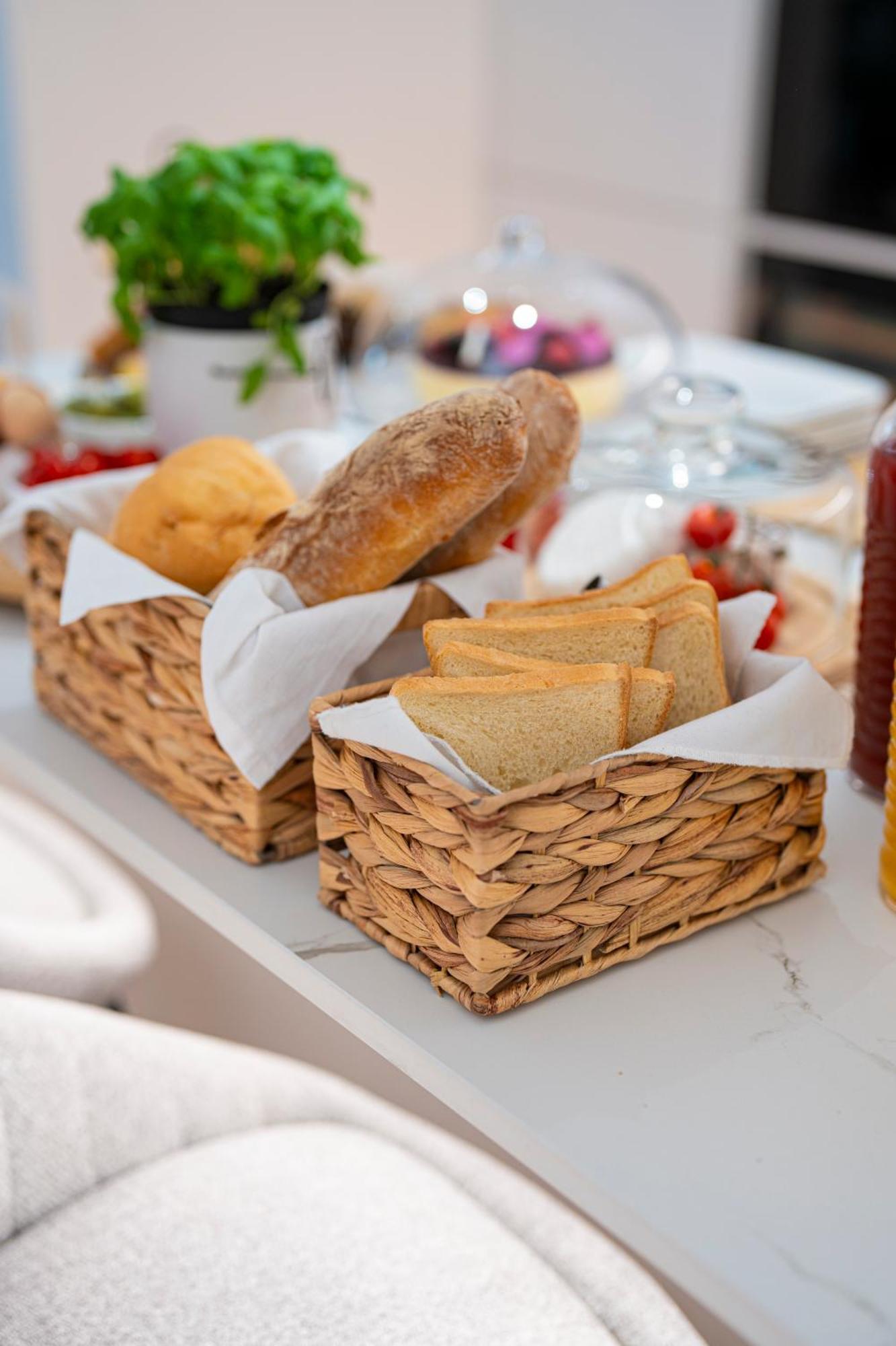 Cavaedium Guest House Arona Bagian luar foto